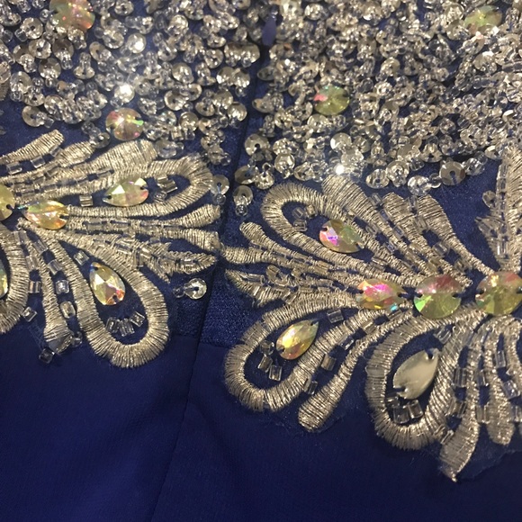 Gown - Picture 10 of 11